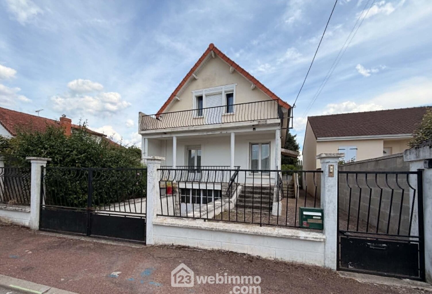 Maison - 120.3m² - Châtellerault — photo 1