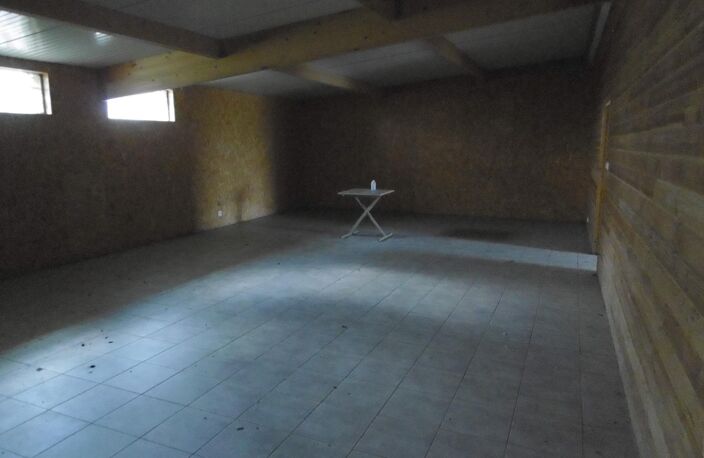 Jolie maison en pierres avec beaucoup de potentiel. — photo 2
