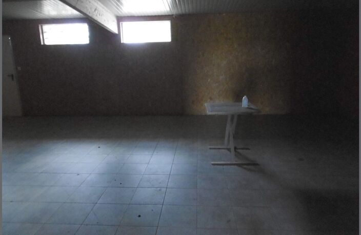 Jolie maison en pierres avec beaucoup de potentiel. — photo 4