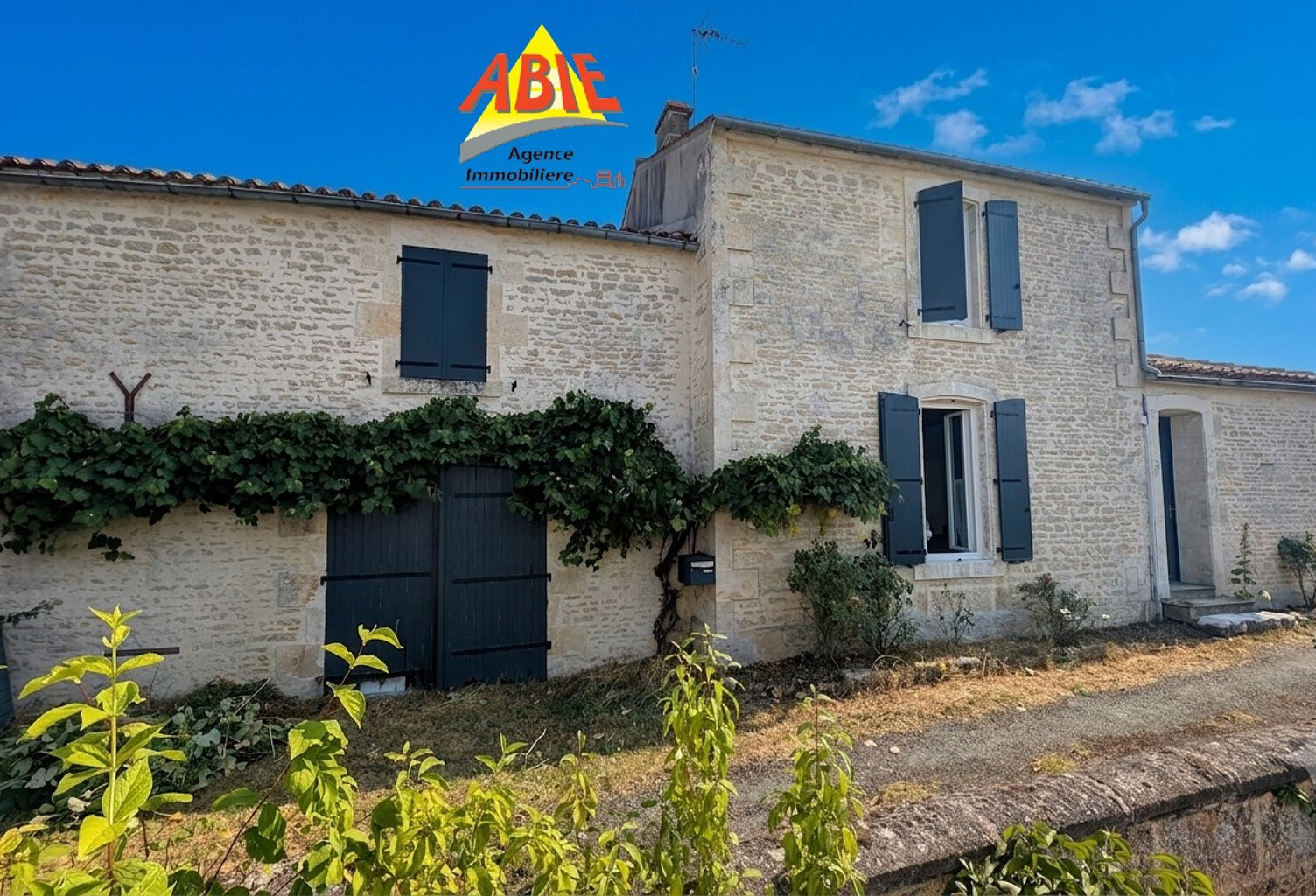 Belle maison en pierre de 103 m2 MAILLE 85 MARAIS POITEVIN — photo 1