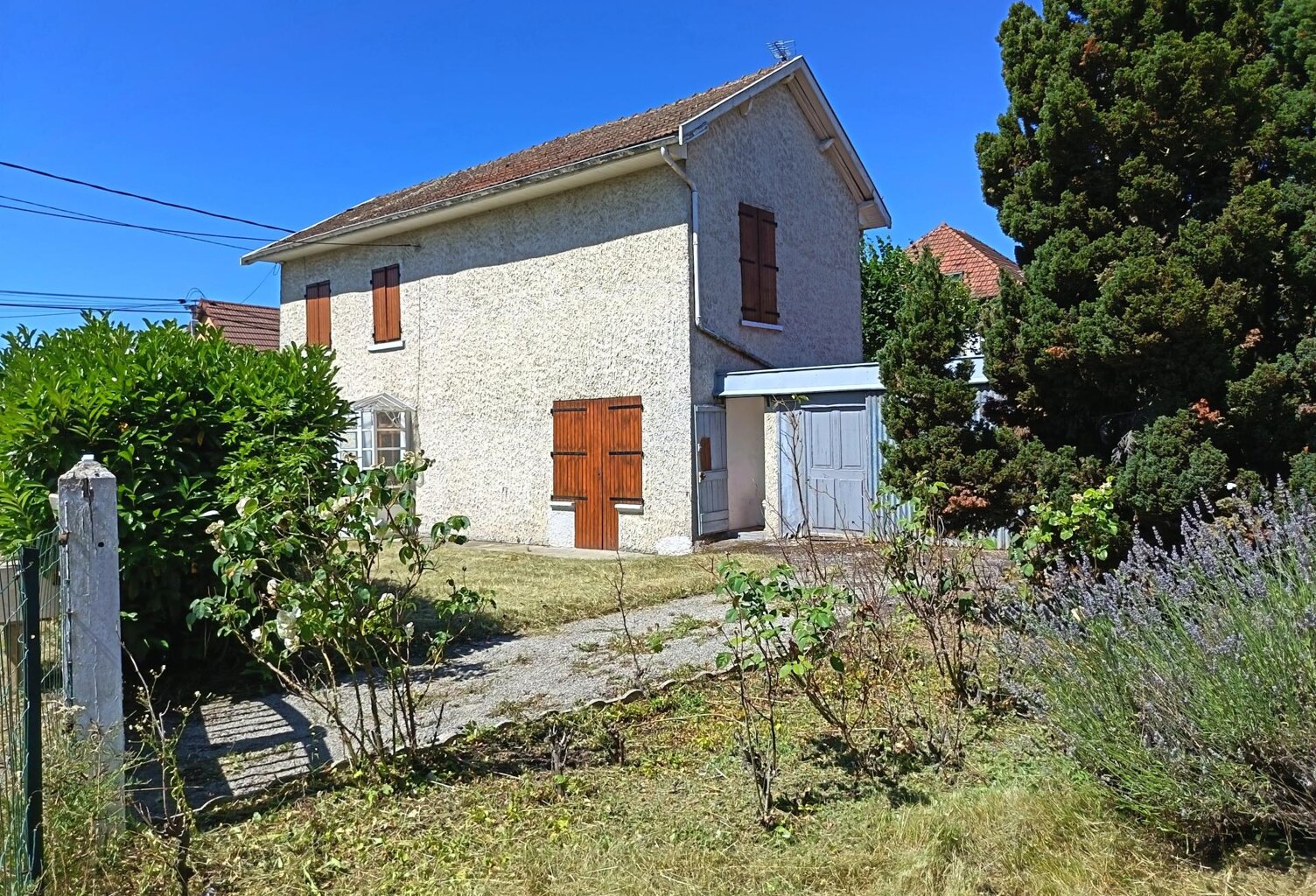 DOL0MIEU  Maison à rénover  85 m²  Grand terrain de 1050 m² — photo 1