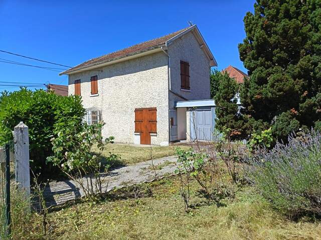 DOL0MIEU  Maison à rénover  85 m²  Grand terrain de 1050 m² — photo du bien