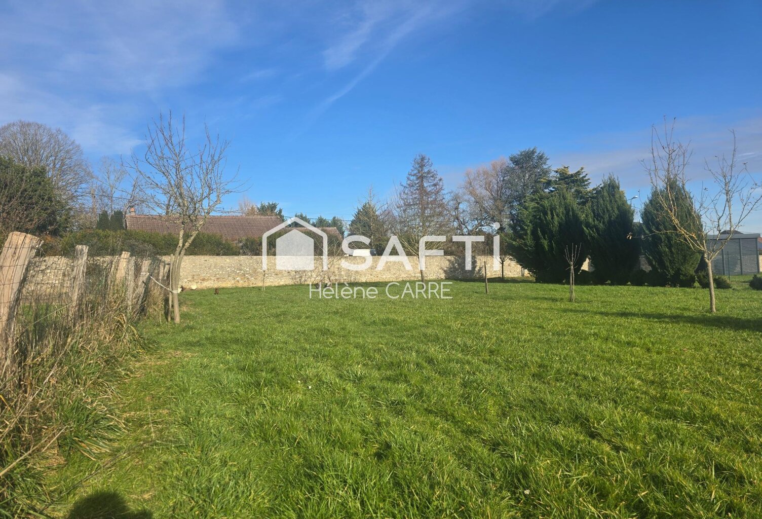 Terrain constructible d'environ 1500m2 — photo 1