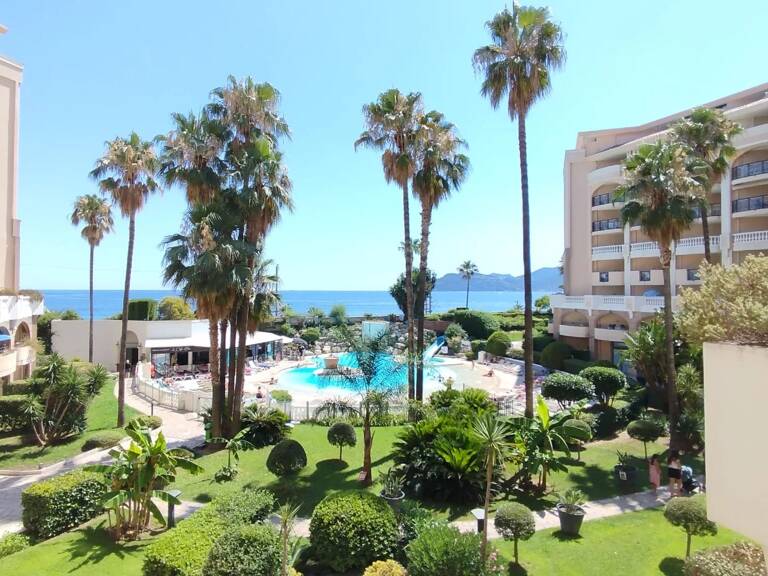 Cannes la Bocca - Bord de Mer 2/3 pièces et Parking — photo 1
