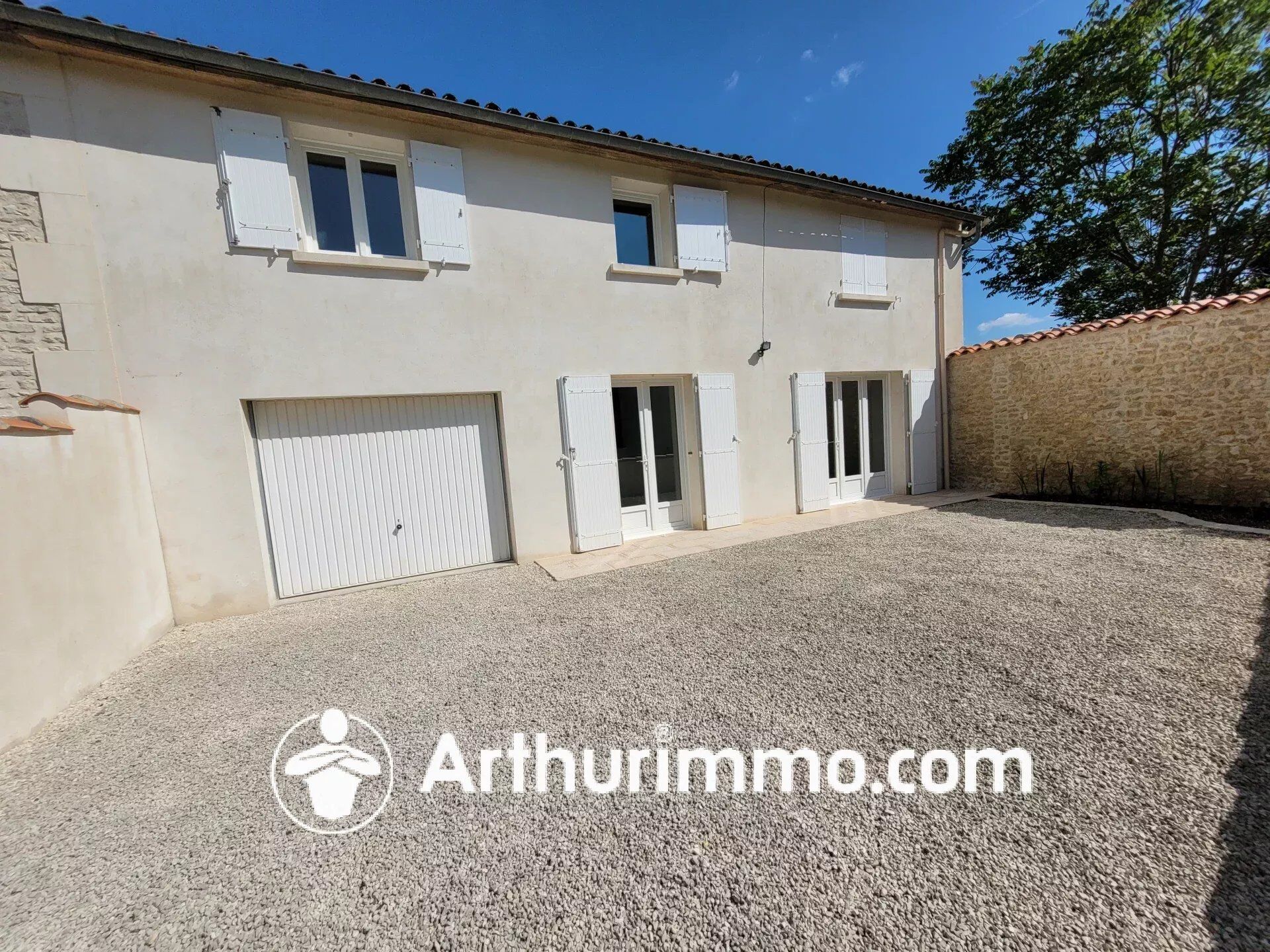 Maison 4 pièces 87 m² · à Courcelles · 87 m² · 570 €