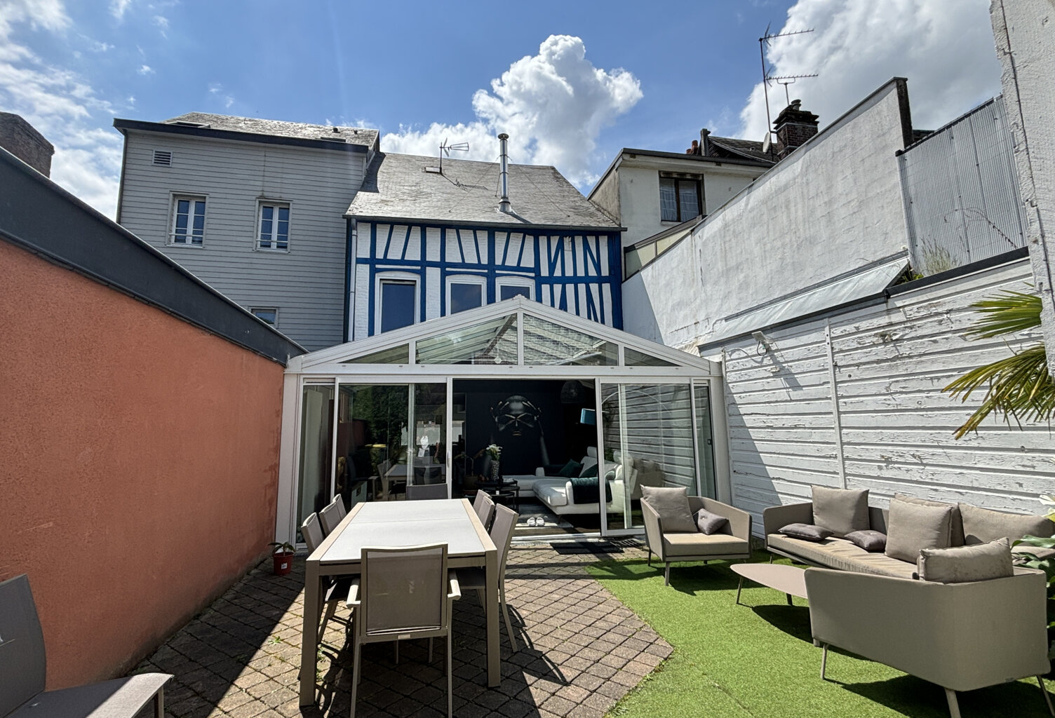 LOFT ATYPIQUE AU COEUR DE PAVILLY — photo 1