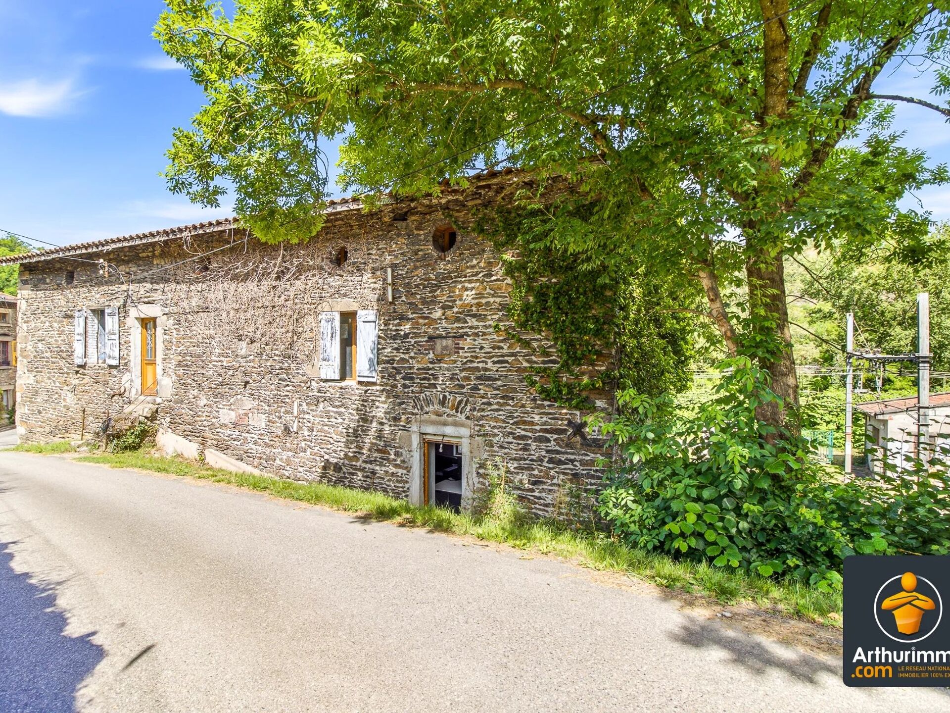 Acheter maison de 6 pièces 114 m² 110 000 € à Trèves (69420) : une annonce Arthurimmo.com — 2