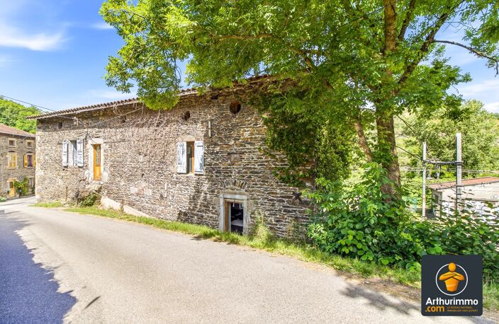 Trèves, secteur Le Burel - Maison authentique en pierre, sur un terrain de 745 m². — photo 2