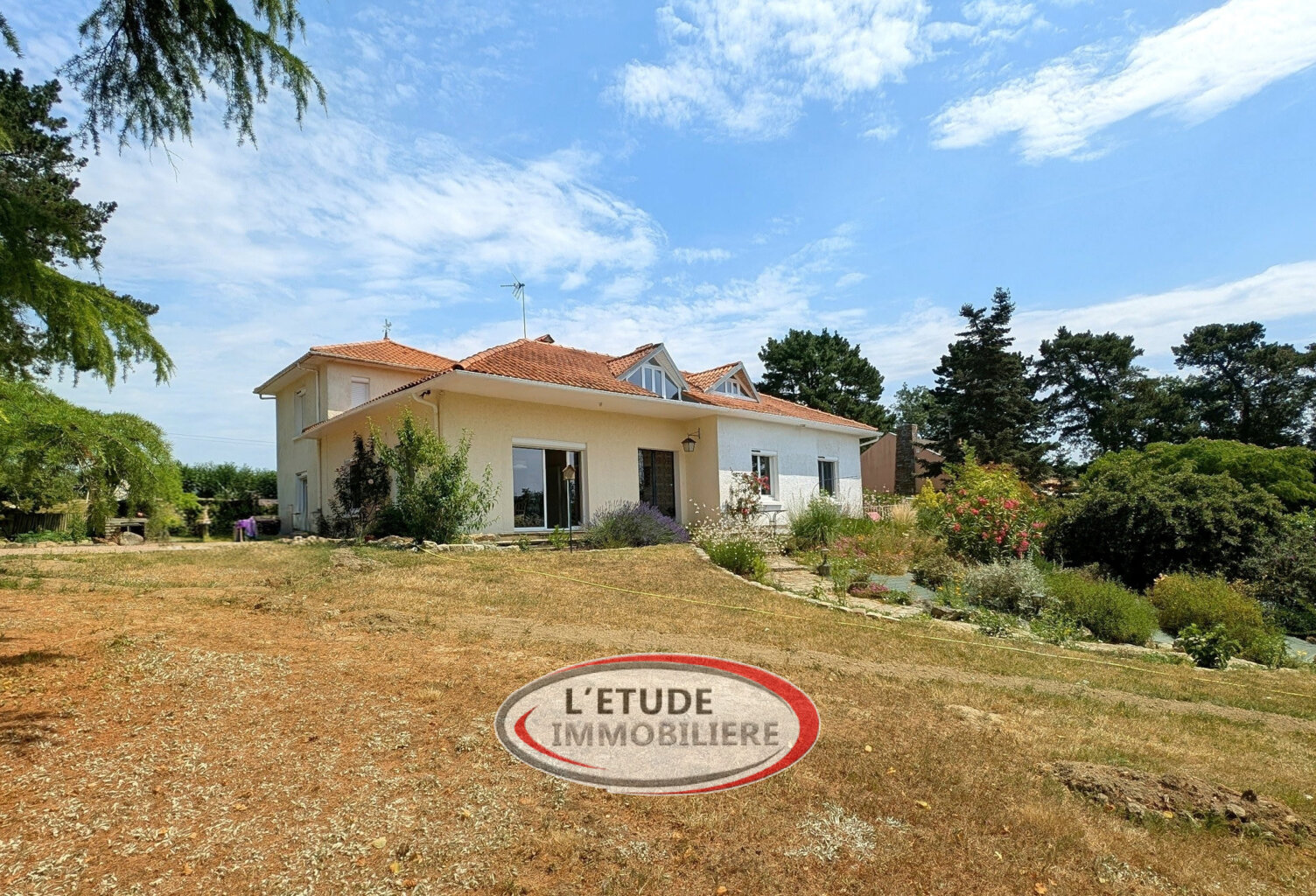 LES PINS -- Maison de caractère au coeur du Vignoble Nantais, — photo 1