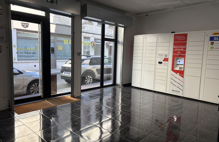 LOCAL COMMERCIAL AVEC MURS — photo 2