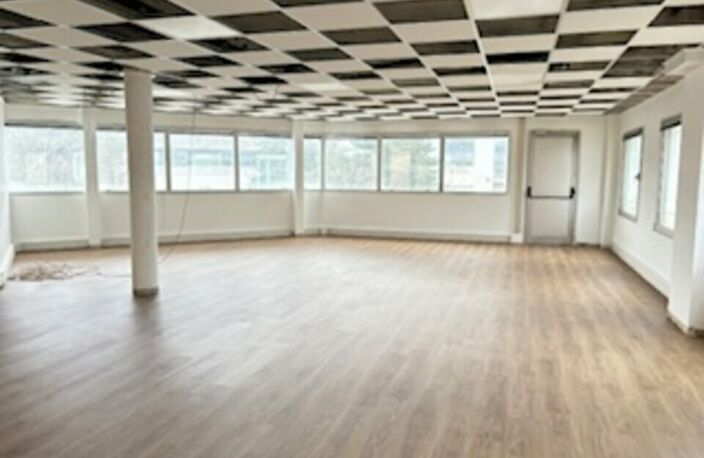 BUREAUX à LOUER — photo 3