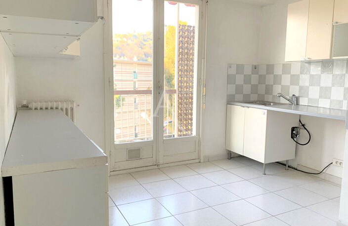 RESIDENCES DE FRANCE : SPACIEUX 3 PIECES AVEC PISCINE ET TENNIS — photo 4