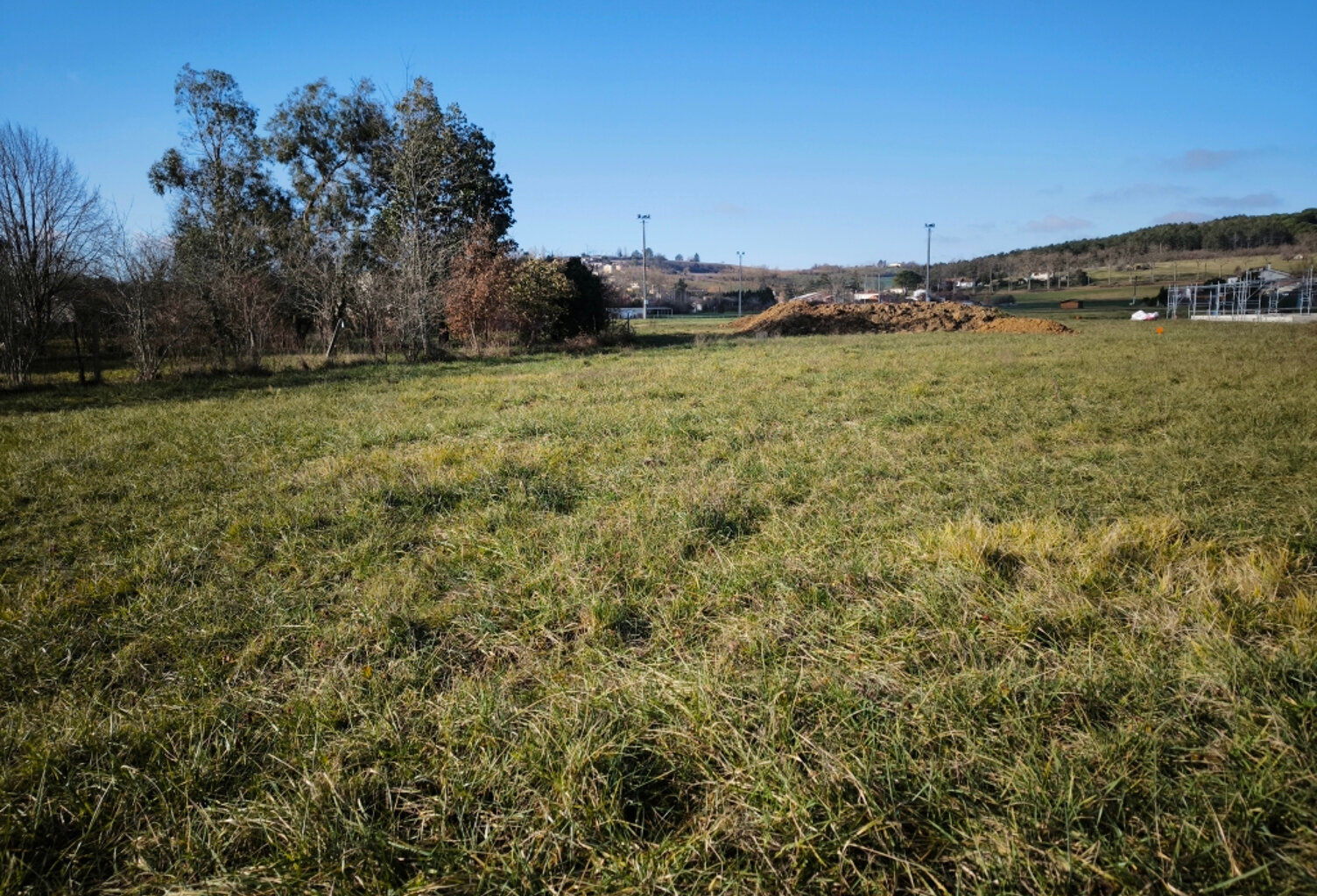 Rabastens Grand terrain plat de 1304 m2  Cadre champêtre Centre ville — photo 1