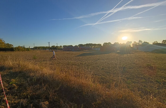 Rabastens Grand terrain plat de 1304 m2  Cadre champêtre Centre ville — photo 4