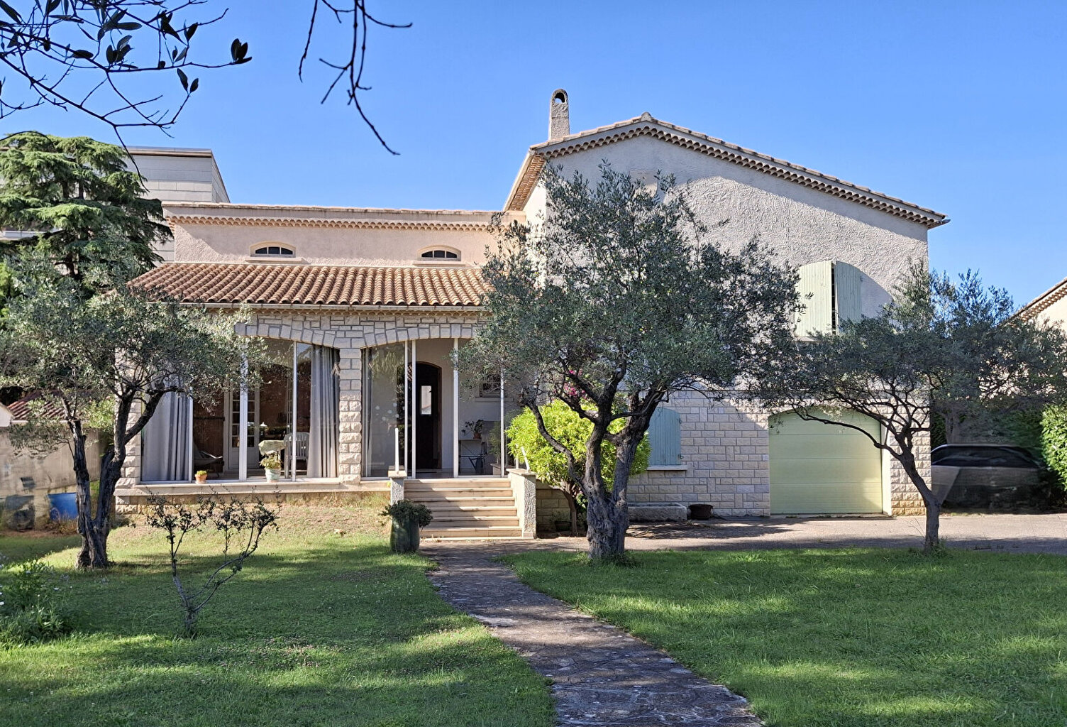 Pierrelatte - Maison  152m² proche centre ville avec jardin  941m² — photo 1