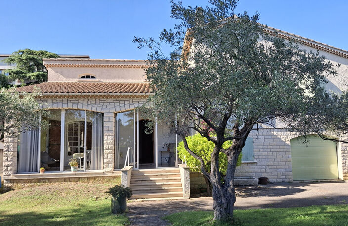 Pierrelatte - Maison  152m² proche centre ville avec jardin  941m² — photo 2
