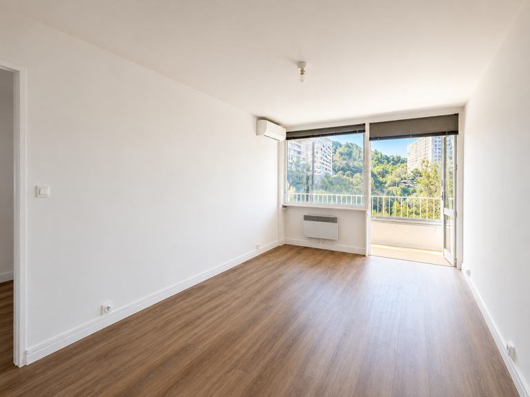 APPARTEMENT DE TYPE 4 DE 68.36M2 : LA ROUVIERE — photo 1