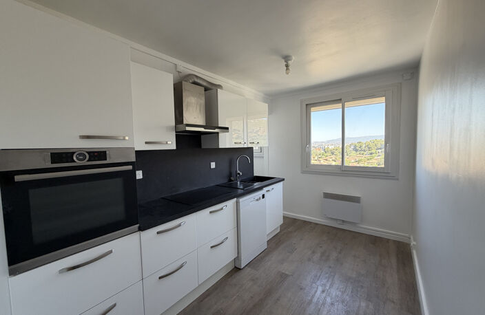 APPARTEMENT DE TYPE 4 DE 68.36M2 : LA ROUVIERE — photo 2