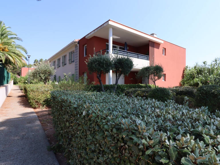 VENTE EN EXCLUSIVITE - FREJUS - APPARTEMENT 4 PIECES 76M2 DANS UNE RESIDENCE AVEC PISCINE — photo 1