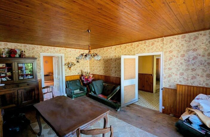 GRANDE MAISON A RÉNOVER AVEC JARDIN - ENVIRONNEMENT CALME — photo 4