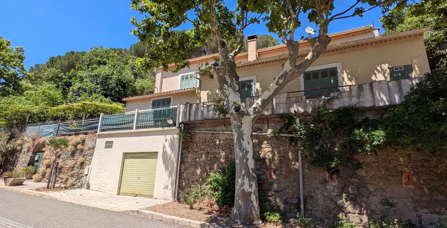 Maison de village avec garage et jardin  Le charme de Collobriè — photo 1