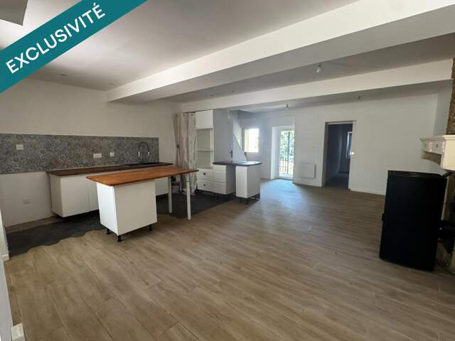 Maison rénovée avec dépendance et grand terrain — photo du bien