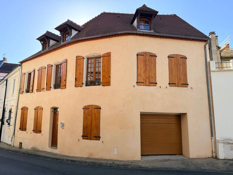 ImmeubleDans le Vieux Vichy — photo 1