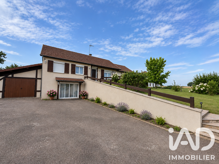 Vente Maison/villa 8 pièces — photo 1