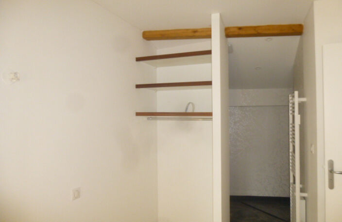 Appartement T2 34m2 proche Place Cadelade — photo 3