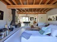 Villa rénovée, parc de 8 900 m² et piscine — photo 4