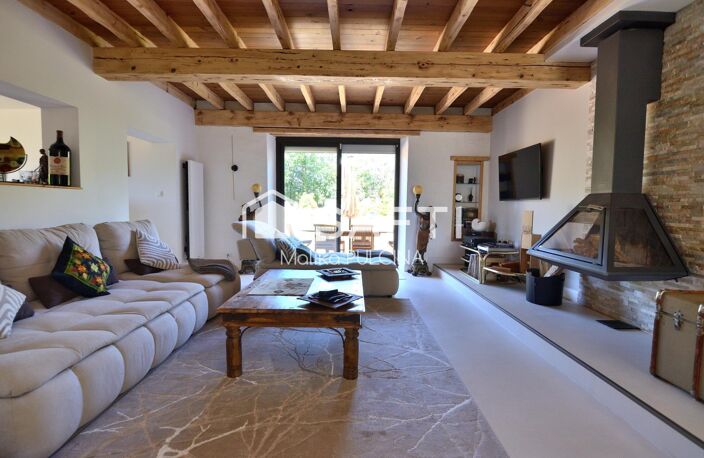 Villa rénovée, parc de 8 900 m² et piscine — photo 5
