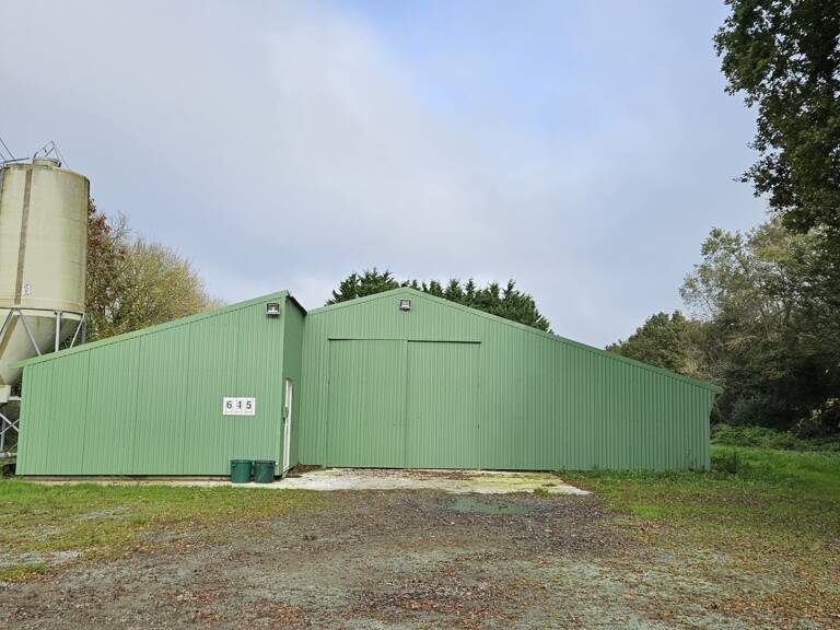 Vente Boutique/Local commercial 3 530 m&sup2; — photo 1