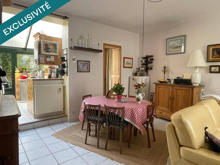 MAISON DE VILLE A COGNAC A PROXIMITE DU JARDIN PUBLIC AVEC COUR — photo 1