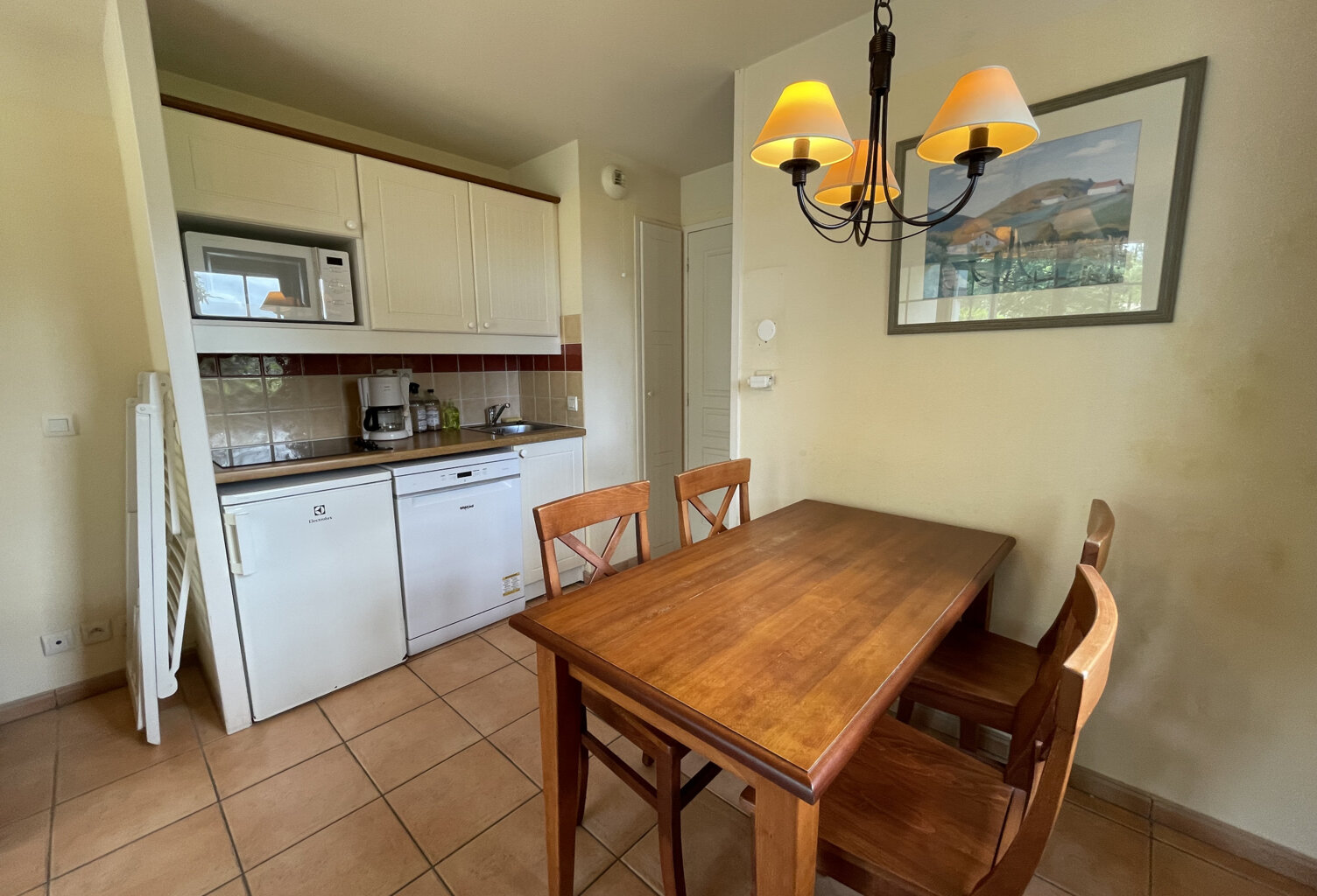 Appartement T2 dans un parc résidentiel entouré de verdure, à proximité immédiate de St J P Port. — photo 1