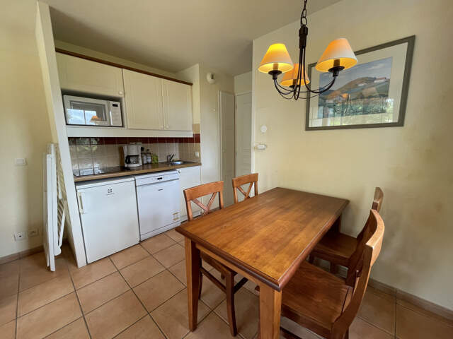 Appartement T2 dans un parc résidentiel entouré de verdure, à proximité immédiate de St J P Port. — photo du bien