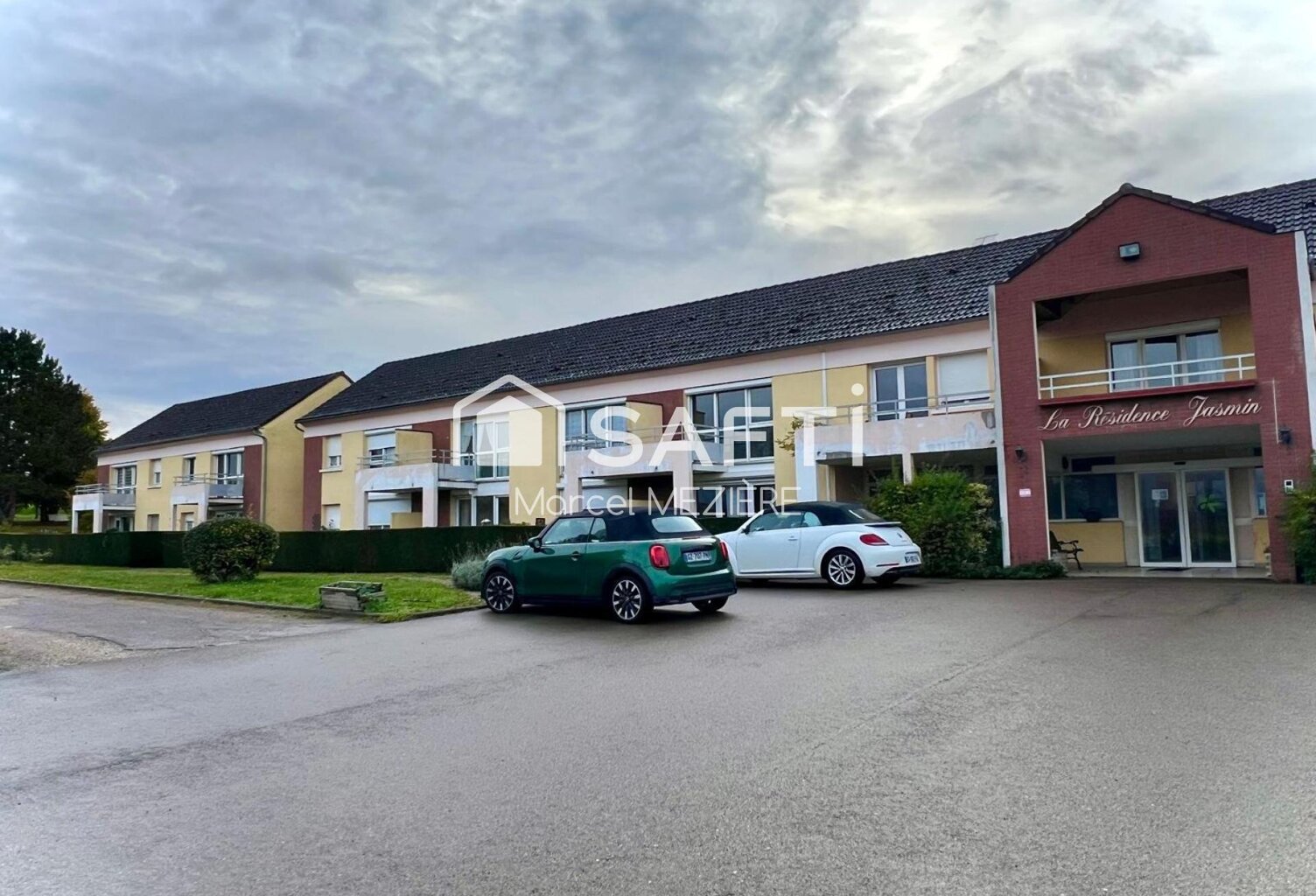 Studio "Senior" très bon état;bon rendement....ou pour en jouir.Vue sur la plaine;un plus! — photo 1