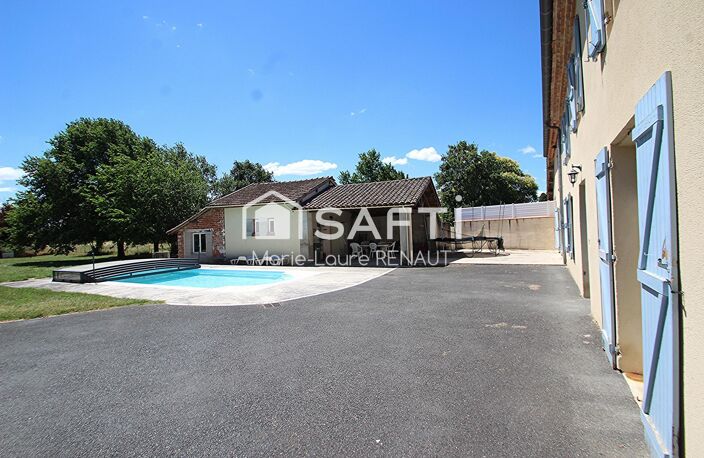 Maison ancienne avec piscine et terrain plat, grand garage et dépendances — photo 4