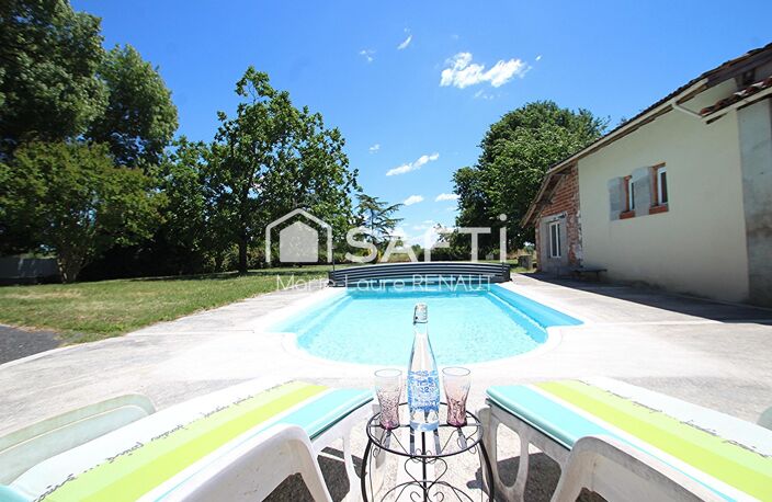 Maison ancienne avec piscine et terrain plat, grand garage et dépendances — photo 5