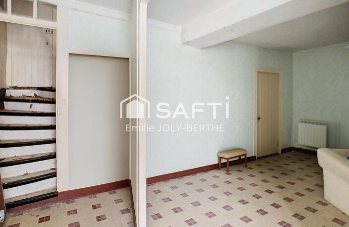 MAISON DE VILLAGE 98 M²? SECTEUR NEUILLY LE VENDIN / 53250 — photo 2