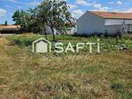 LE BERNARD : Terrain constructible de 754 m2 hors lotissement. — photo 3