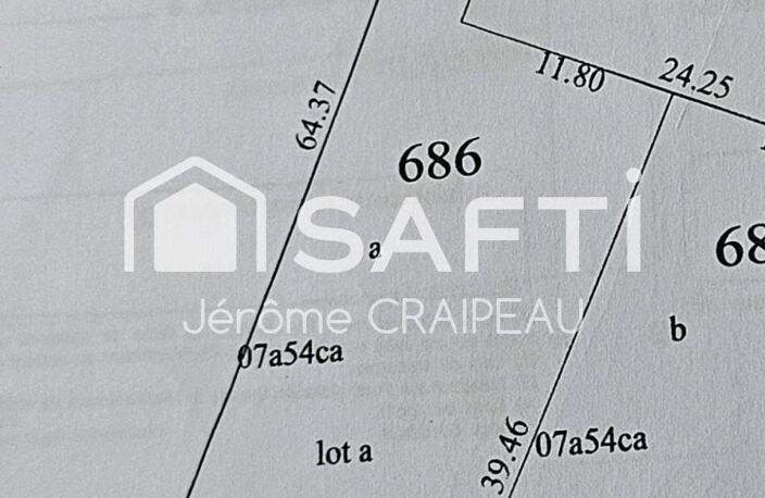 LE BERNARD : Terrain constructible de 754 m2 hors lotissement. — photo 4