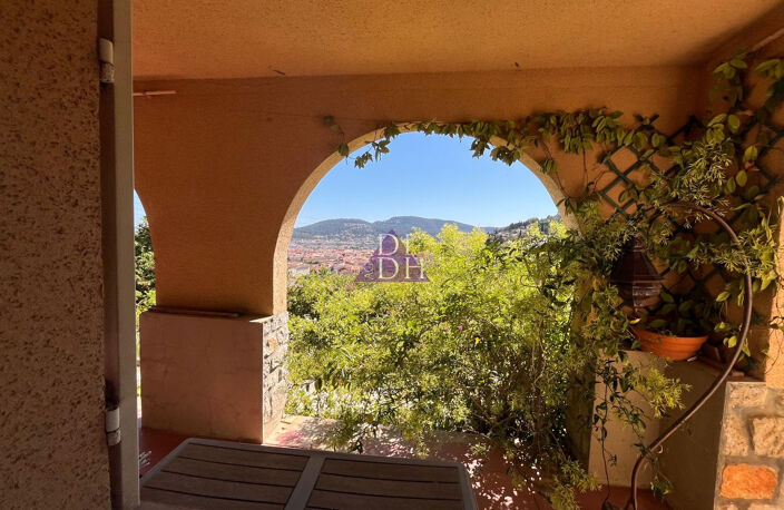 Secteur Paradis vue mer pour cette maison avec garage — photo 5