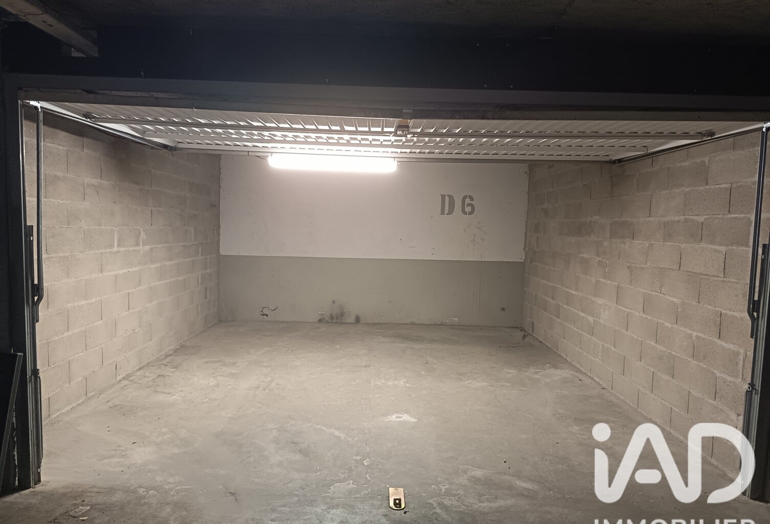 Vente Garage 23 m&sup2; — photo 1