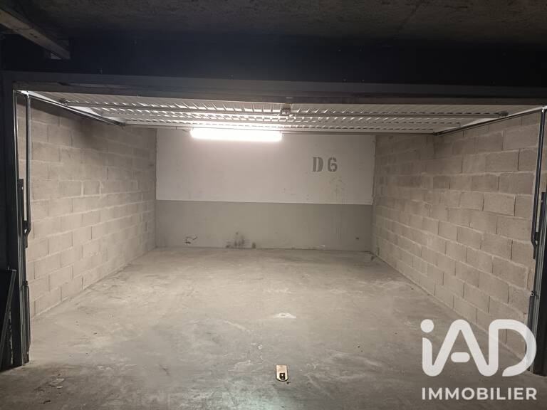 Vente Garage 23 m&sup2; — photo 1