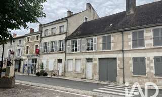 Immeuble  389 m² à vendre à Saint-Savin (86310)