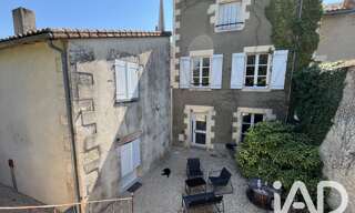 Immeuble  389 m² à vendre à Saint-Savin (86310)