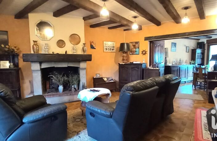 Vente Maison/villa 8 pièces — photo 2