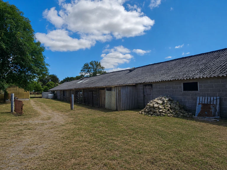 Vente Surface diverse 2 200 m&sup2; — photo 1