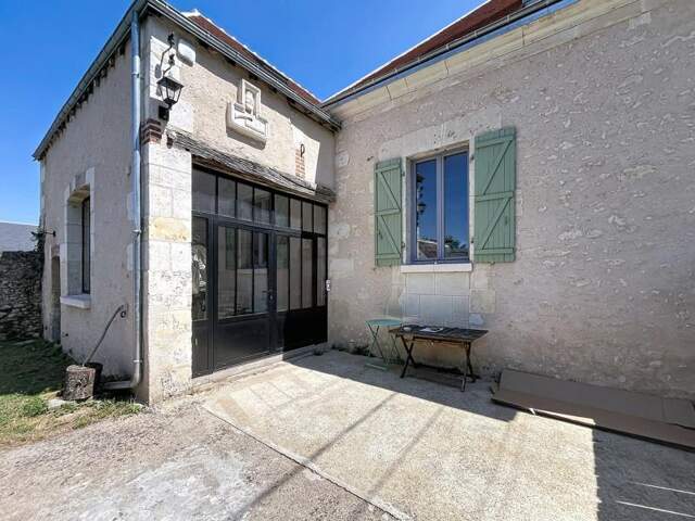 Maison en pierre de 5 pièces principales — photo du bien