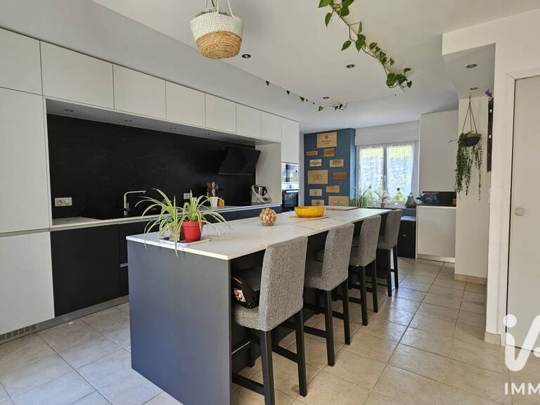 Vente Maison/villa 8 pièces — photo 1